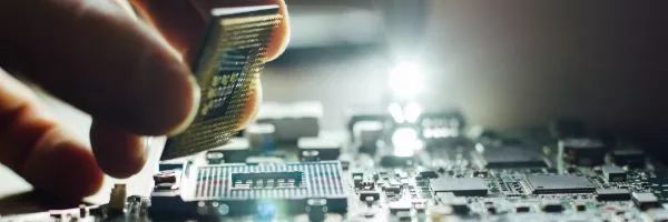 超越編程 計(jì)算機(jī)集成與信息系統(tǒng)，一個(gè)隱藏在STEM中的戰(zhàn)略樞紐